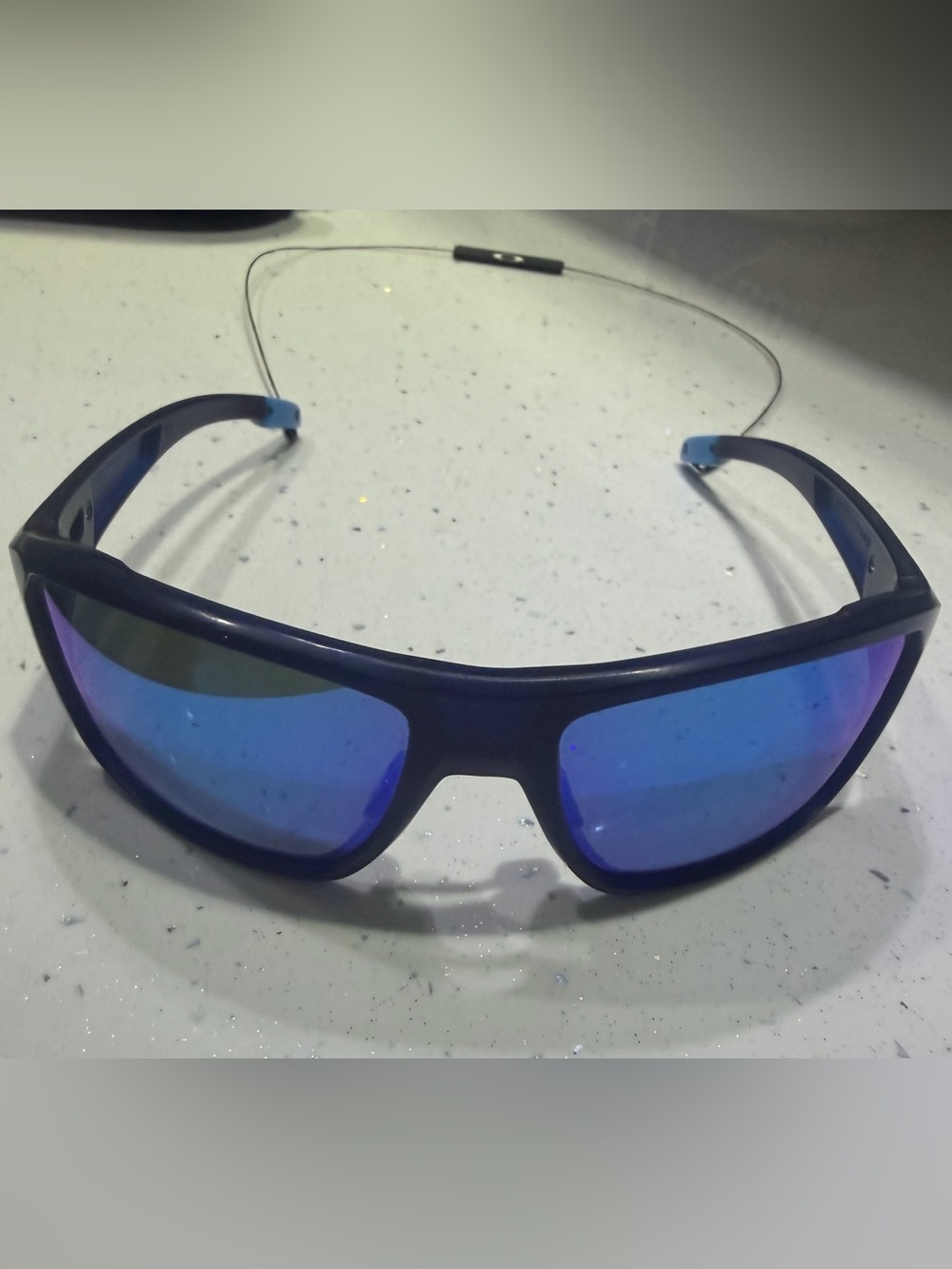 Oakley Blue Sports Sunglasses with Blue Mirrored polarized Lenses